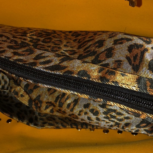 Handbag - Picture 2 of 8